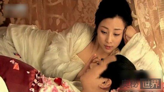 李元吉的妻子被李世民霸占，却又帮李元吉生了个儿子
