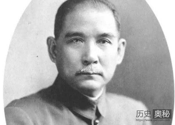 谁最先尊称孙中山为国父？