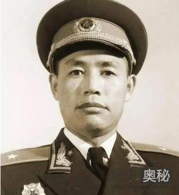 陈锐霆：我军第一任特种兵司令