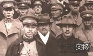 张学良被软禁后，蒋介石是如何瓦解20万东北军的？