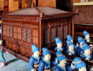 张居正所乘轿子堪称世界之最，内有套间厨房厕所