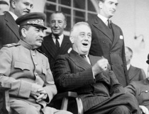 1941年9月29日：苏美英三国领导人举行莫斯科会议