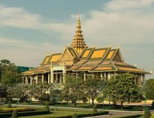 1993年9月24日：柬埔寨恢复君主制